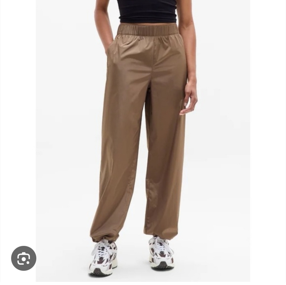 Athleta Large Brown Rise Commuter Pant Travel Recycled Nylon Weather Resist NEW